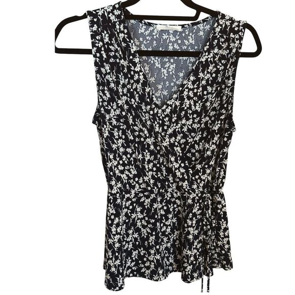 Beacon Apparel Women's M Black Floral V-Neck Sleeveless Wrap Blouse - Picture 2 of 6